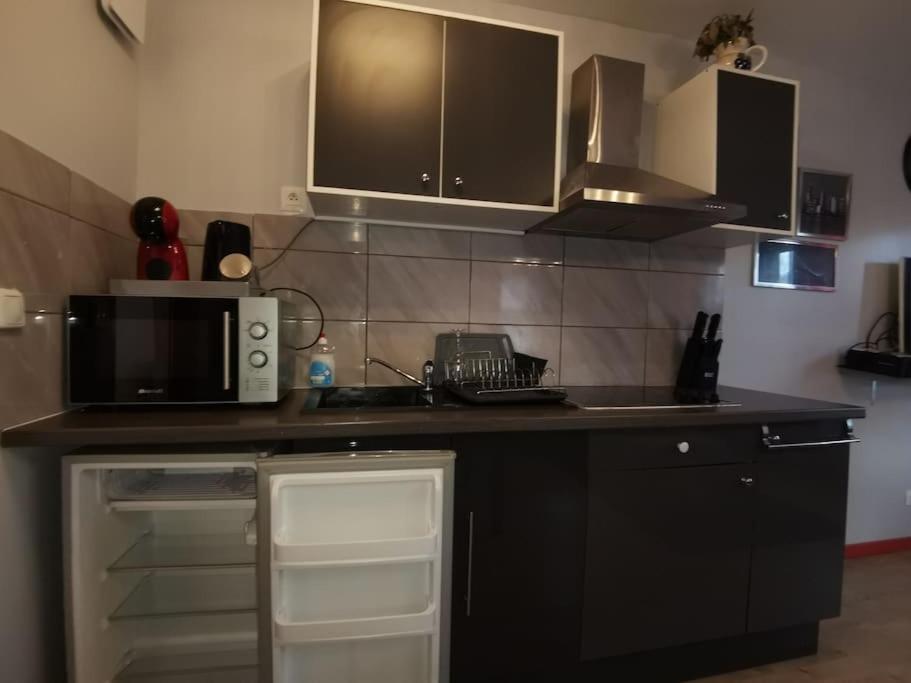 Апартаменты N1 F2 40M2 Avec Petit Jardin Эрувиль-Сен-Клер Экстерьер фото